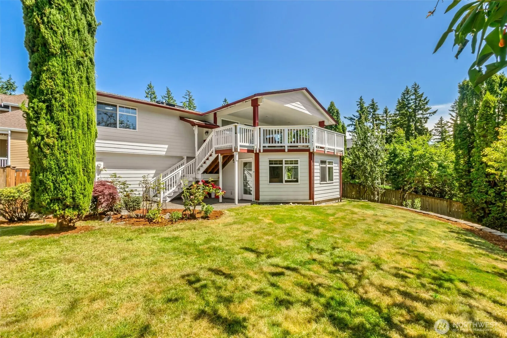 21031 NE 17th Street , Sammamish, WA 98074-4203