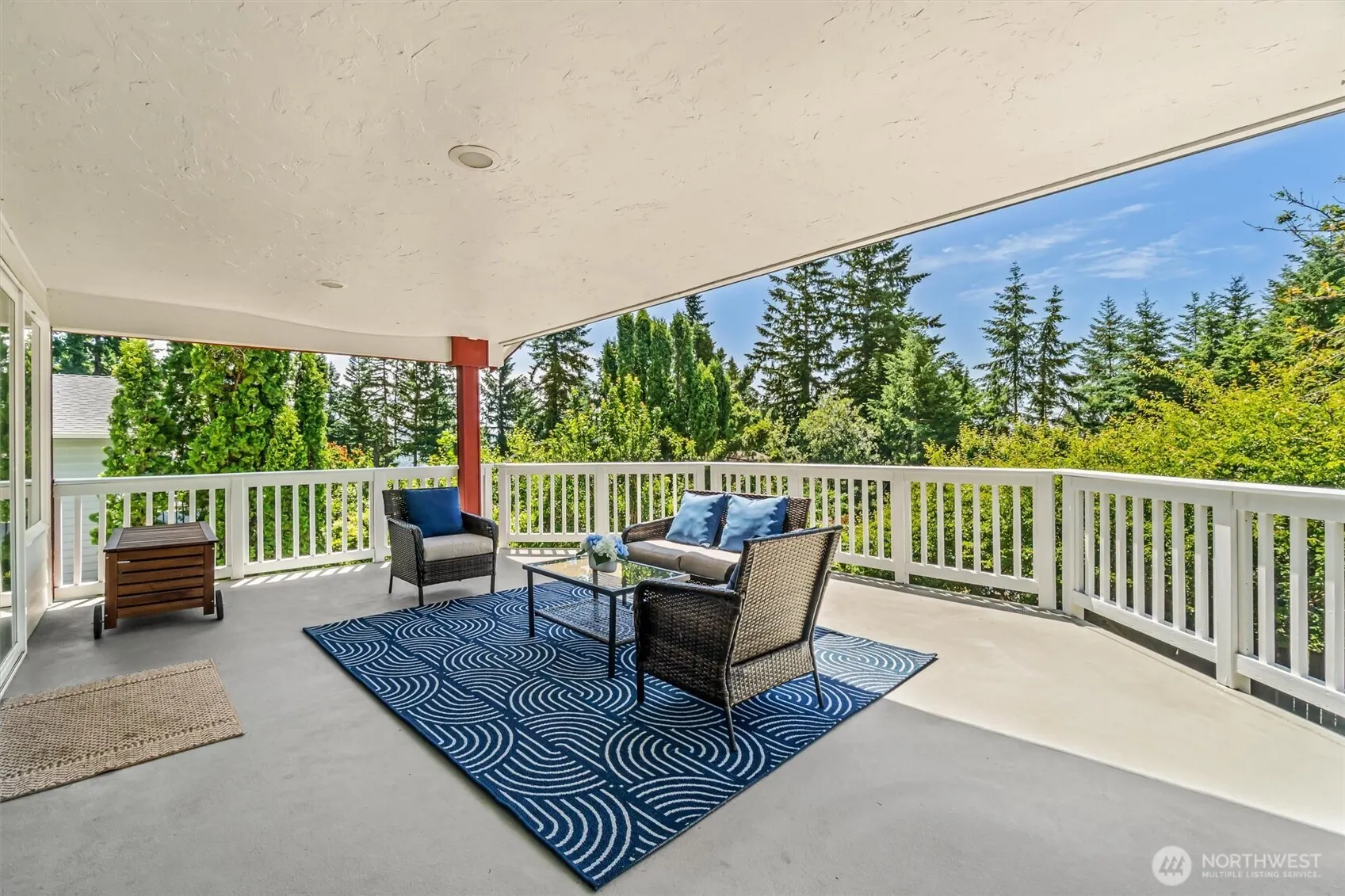21031 NE 17th Street , Sammamish, WA 98074-4203