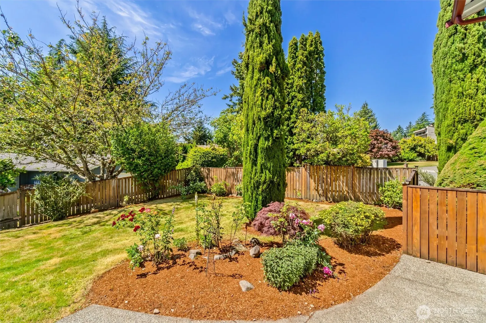 21031 NE 17th Street , Sammamish, WA 98074-4203