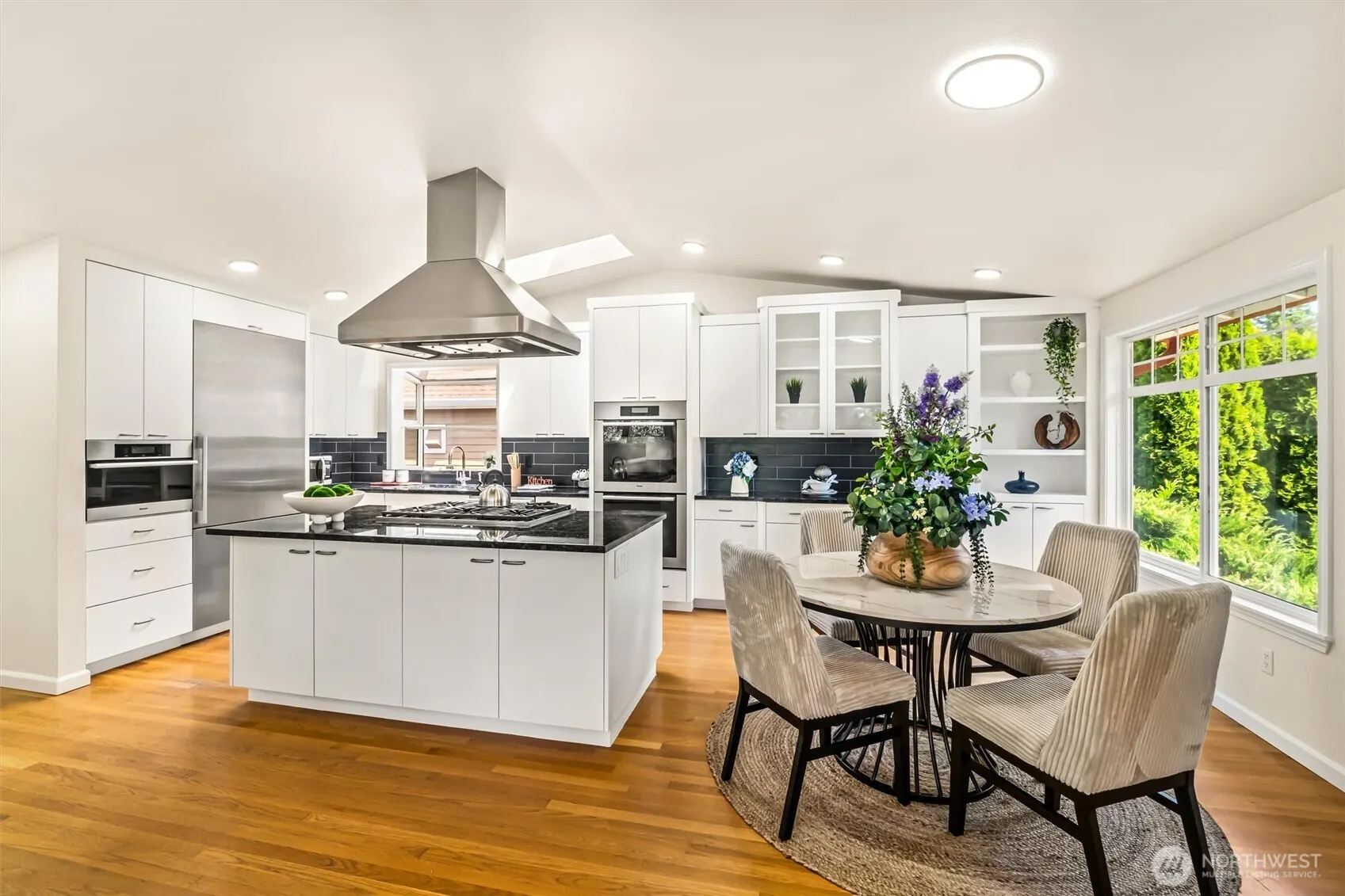 21031 NE 17th Street , Sammamish, WA 98074-4203