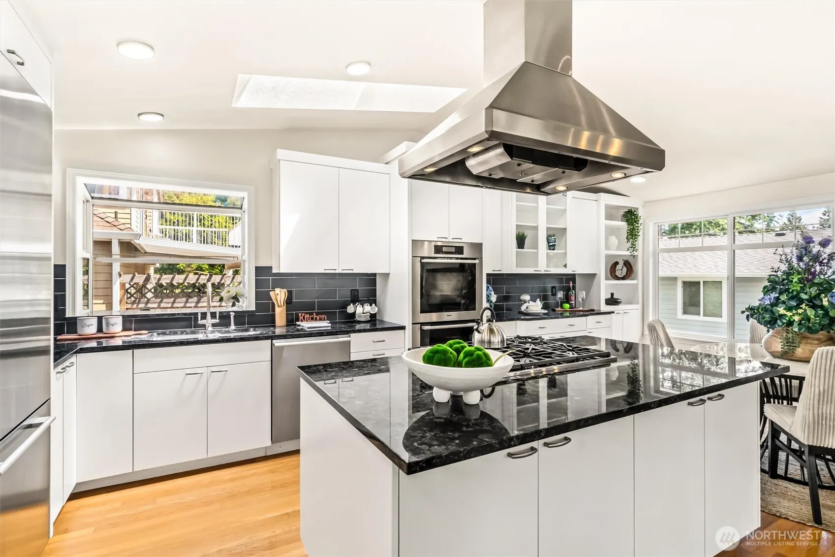 21031 NE 17th Street , Sammamish, WA 98074-4203