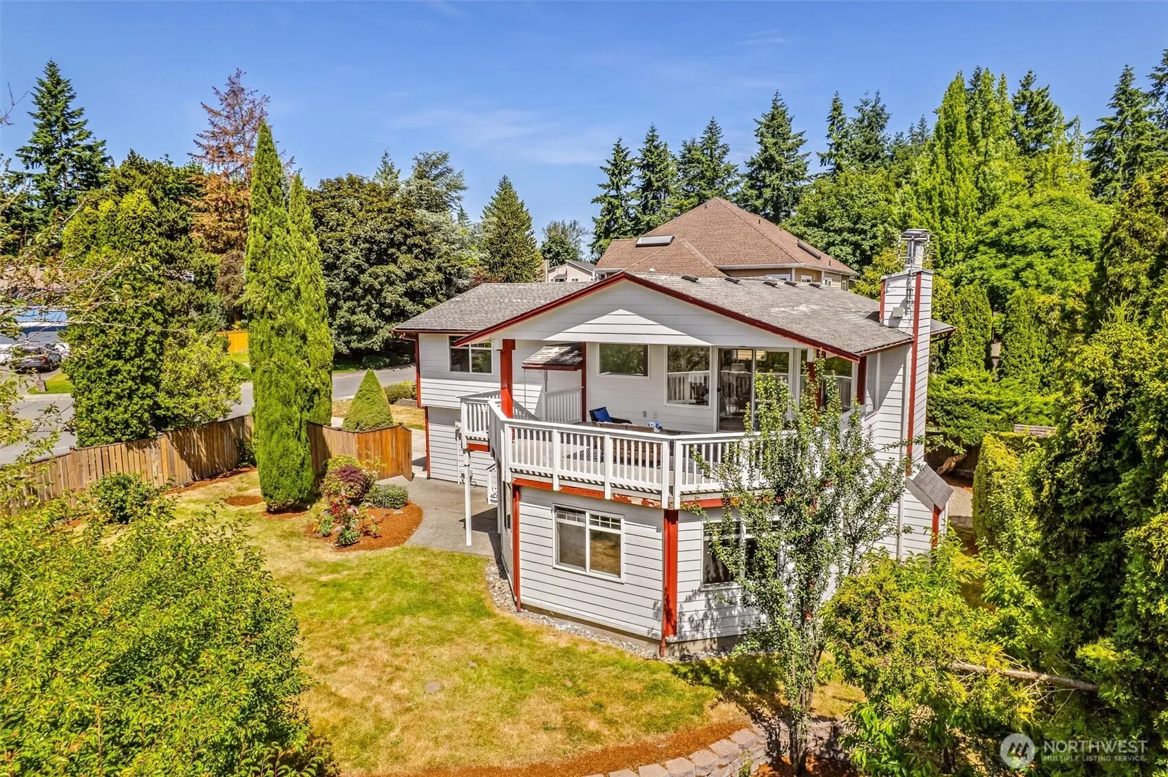 21031 NE 17th Street , Sammamish, WA 98074-4203