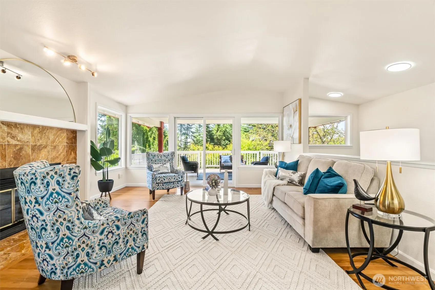 21031 NE 17th Street , Sammamish, WA 98074-4203