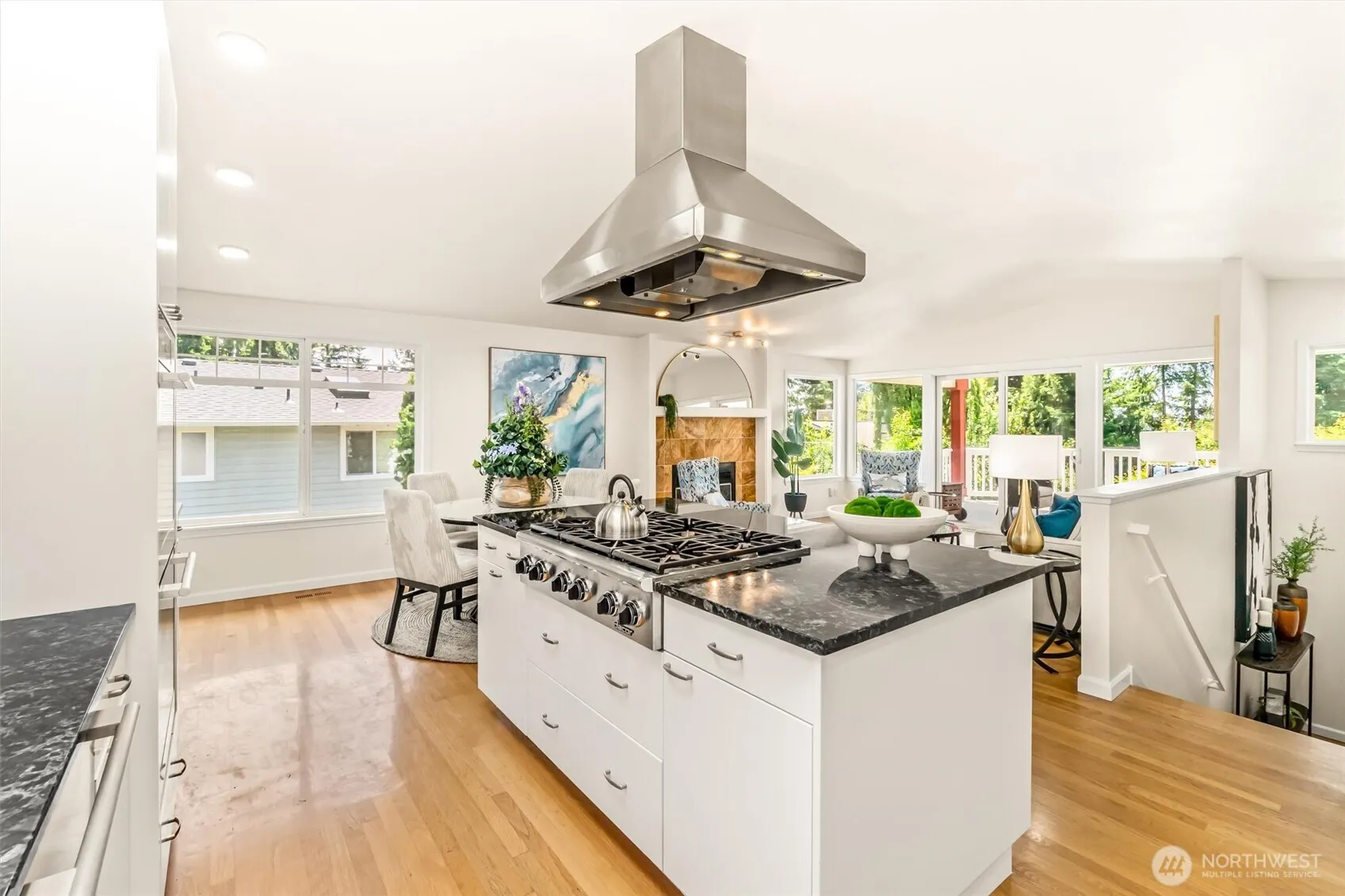 21031 NE 17th Street , Sammamish, WA 98074-4203