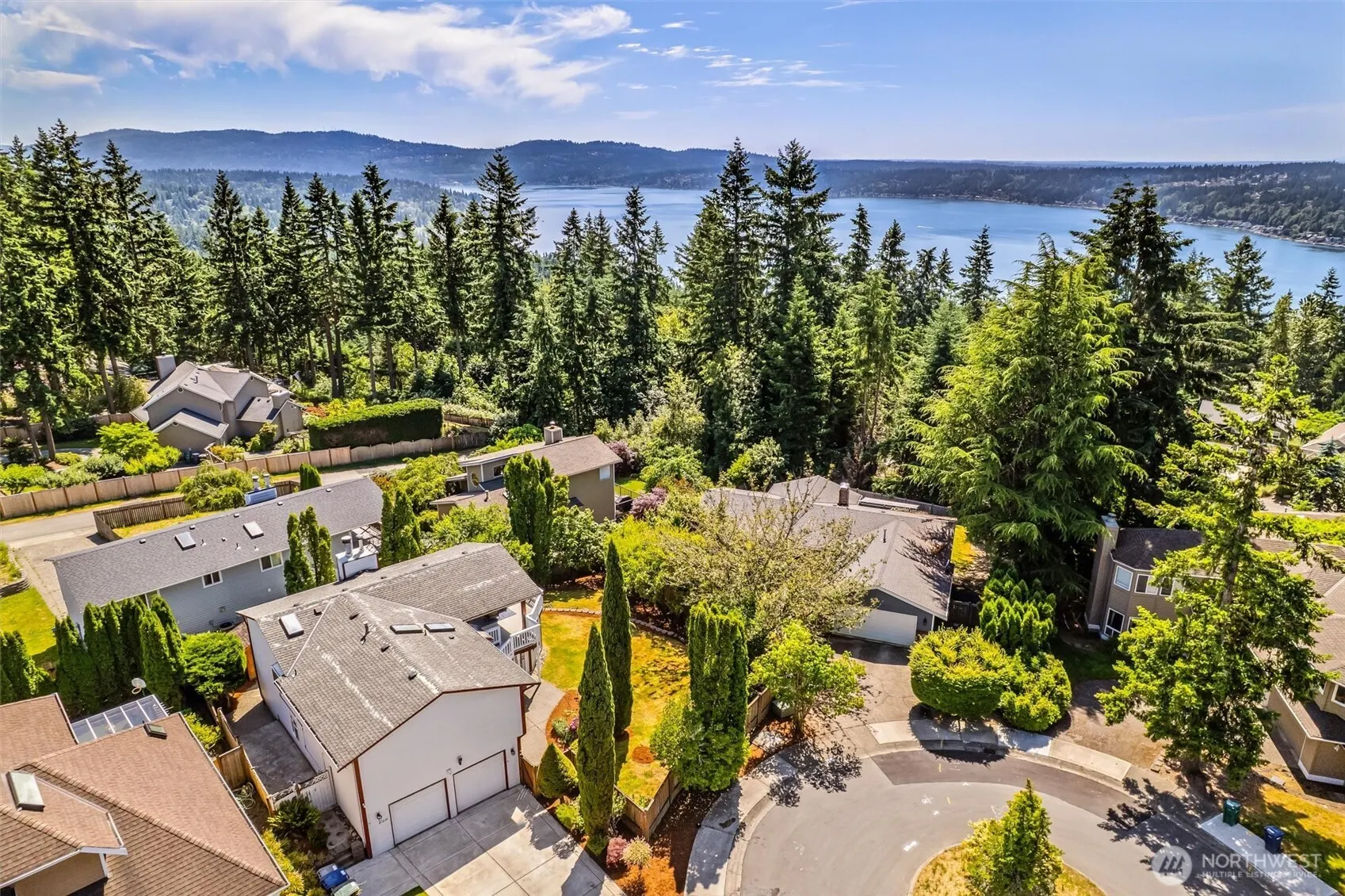 21031 NE 17th Street , Sammamish, WA 98074-4203