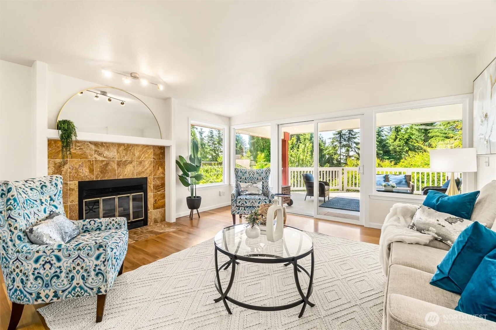 21031 NE 17th Street , Sammamish, WA 98074-4203