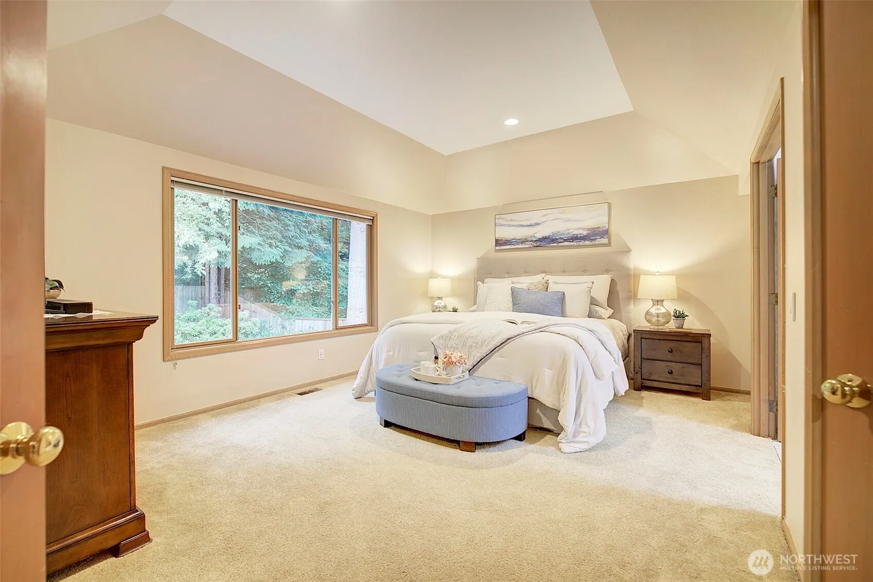 22328 NE 19th Street , Sammamish, WA 98074-4142