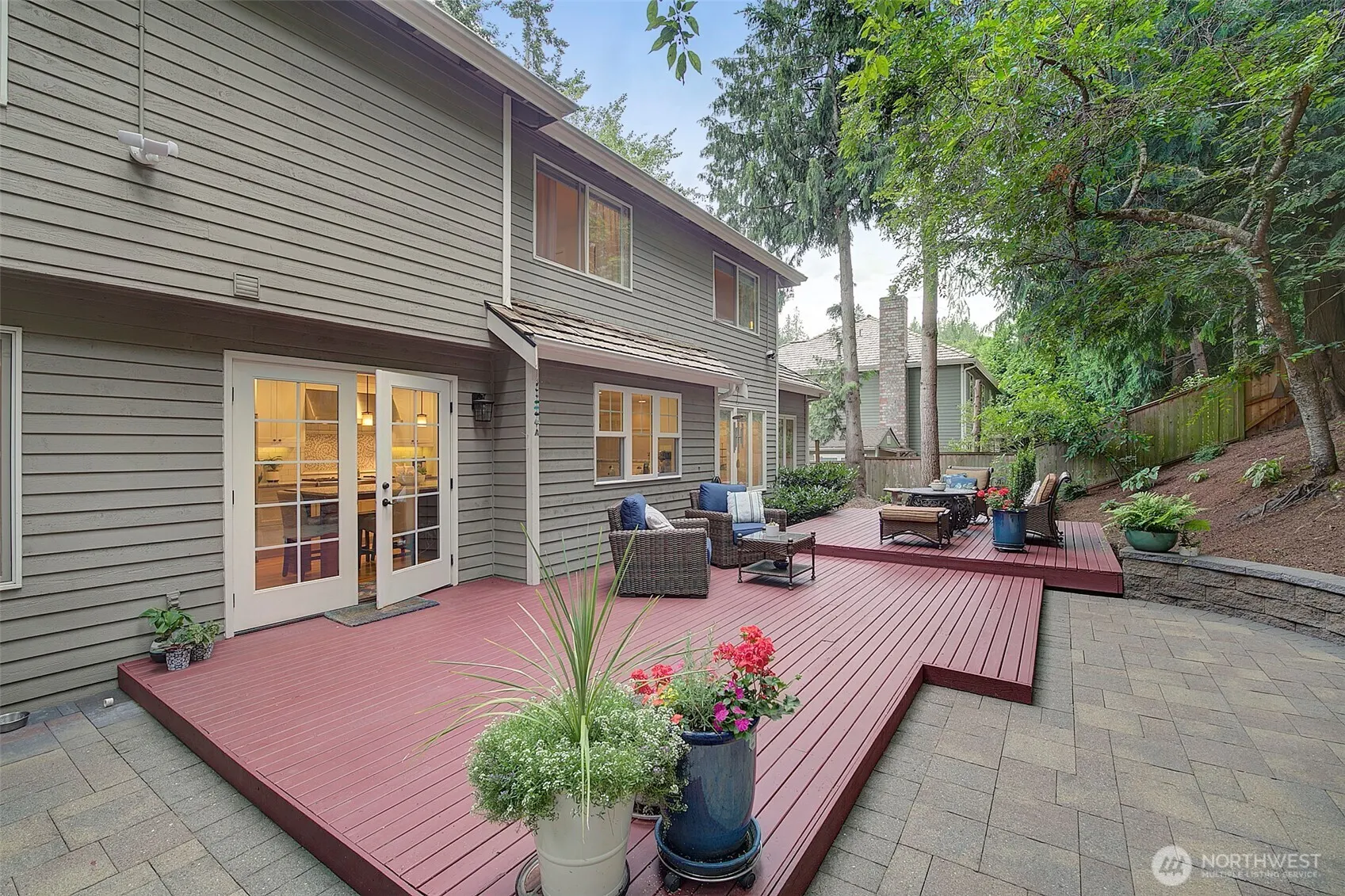 22328 NE 19th Street , Sammamish, WA 98074-4142