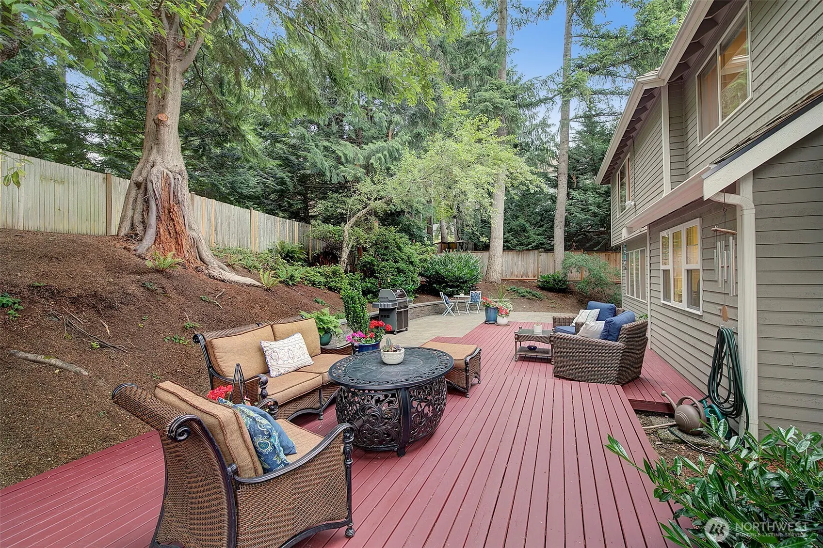 22328 NE 19th Street , Sammamish, WA 98074-4142