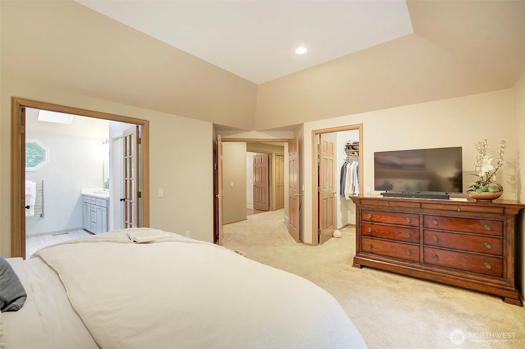 22328 NE 19th Street , Sammamish, WA 98074-4142