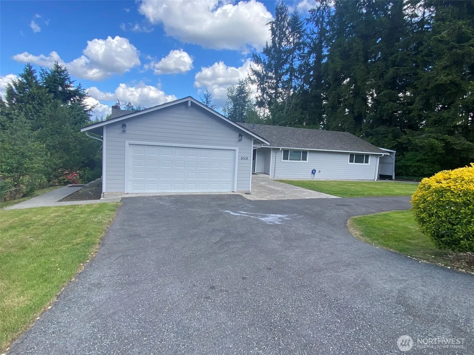 8508 142nd Avenue NE, Redmond, WA 98052