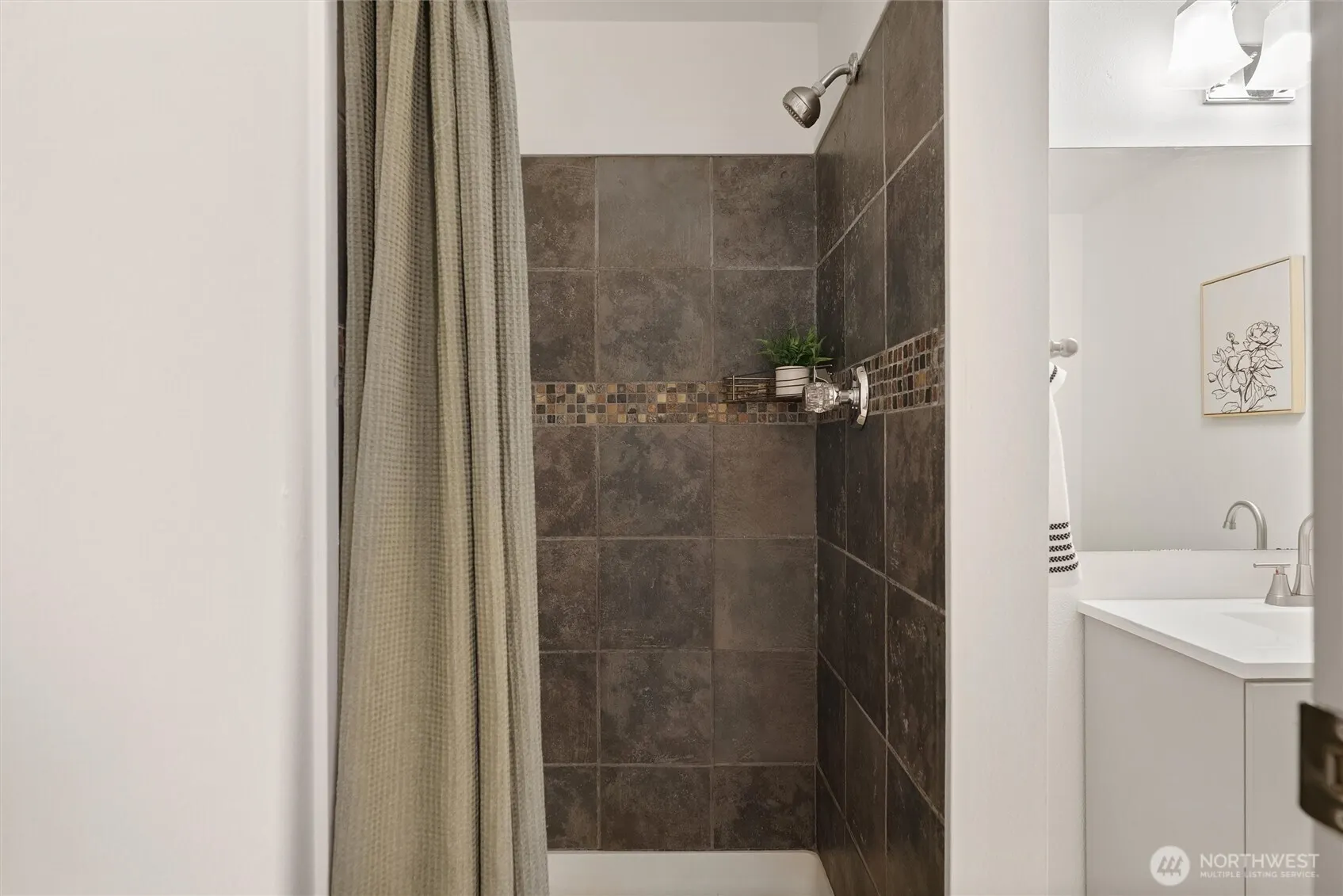 4330 W Lake Sammamish Prkway Parkway SE #G114, Issaquah, WA 98027