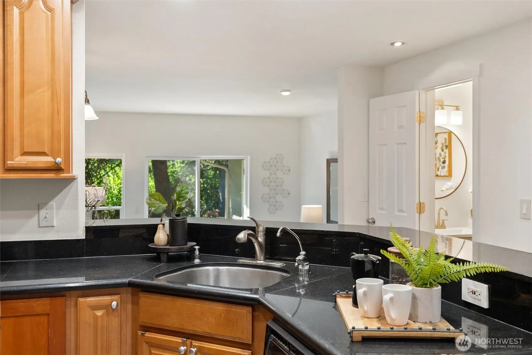 4330 W Lake Sammamish Prkway Parkway SE #G114, Issaquah, WA 98027