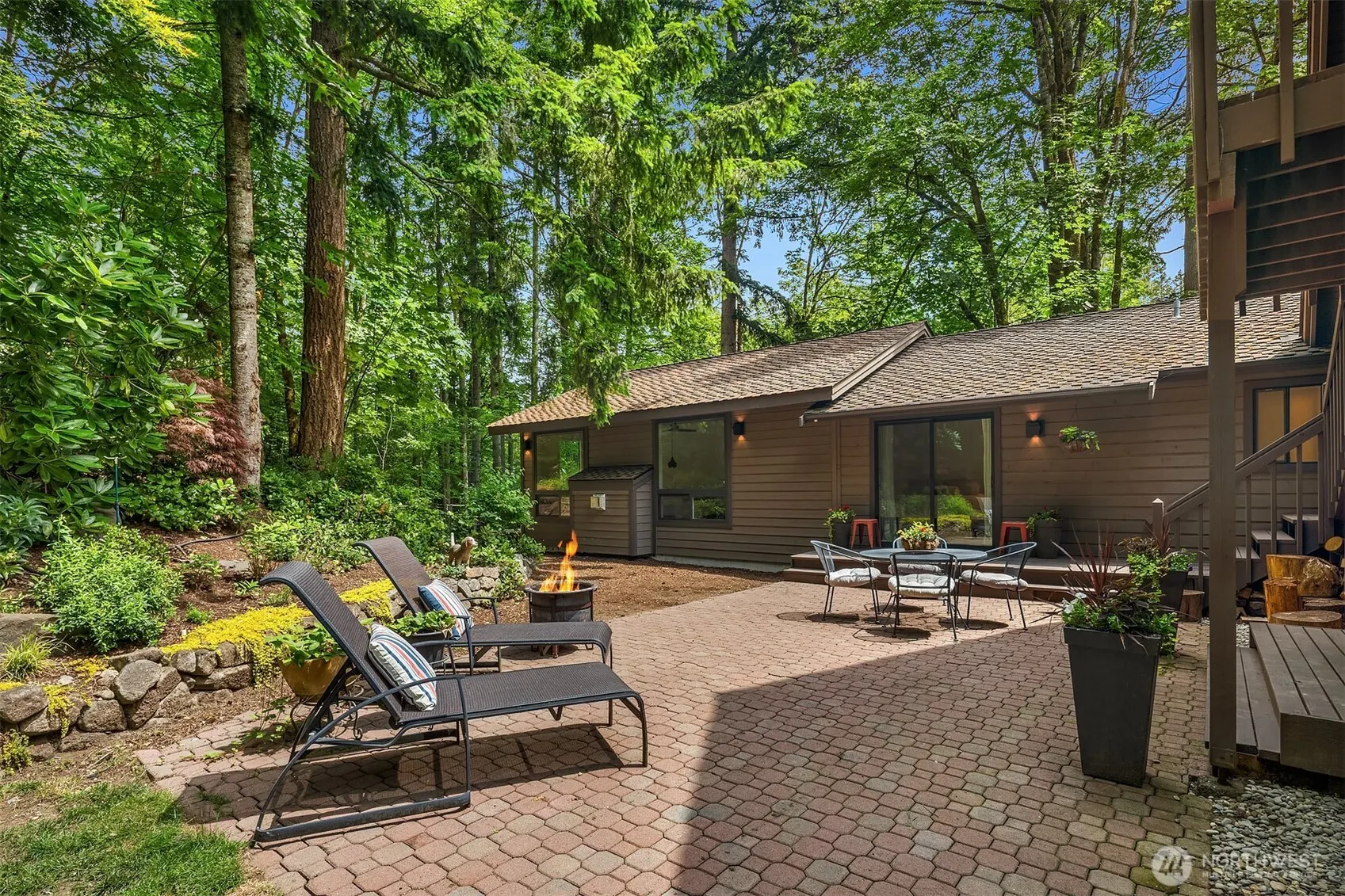 25112 SE 17th Street , Sammamish, WA 98075