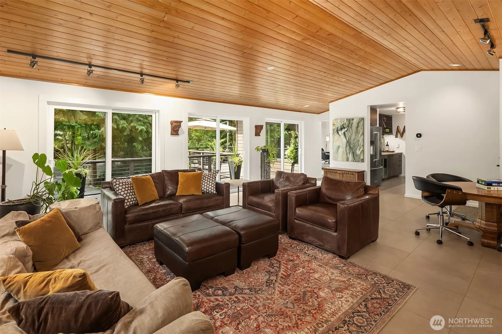 25112 SE 17th Street , Sammamish, WA 98075