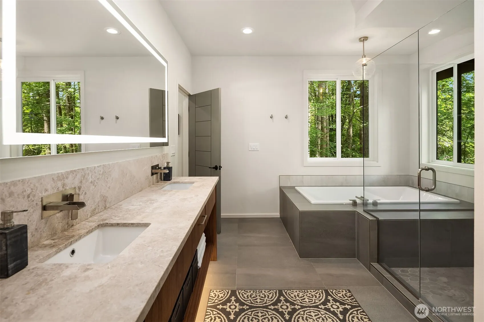 25112 SE 17th Street , Sammamish, WA 98075