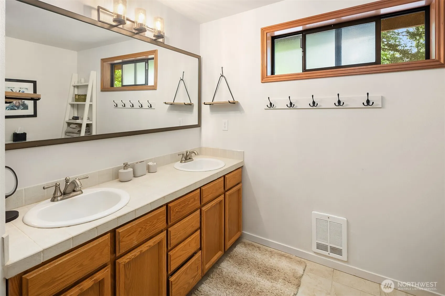 25112 SE 17th Street , Sammamish, WA 98075