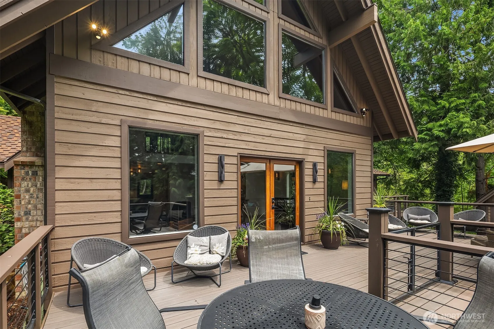 25112 SE 17th Street , Sammamish, WA 98075