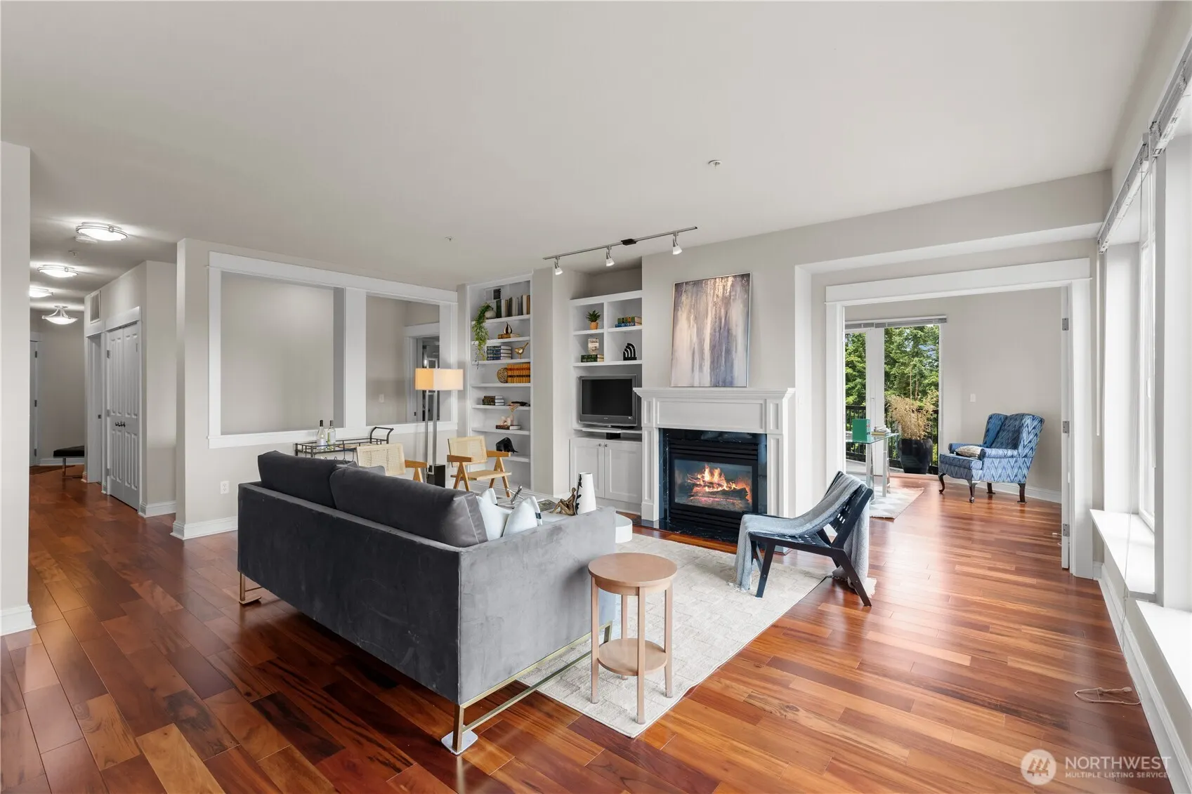 18707 SE Newport Way #208, Issaquah, WA 98027