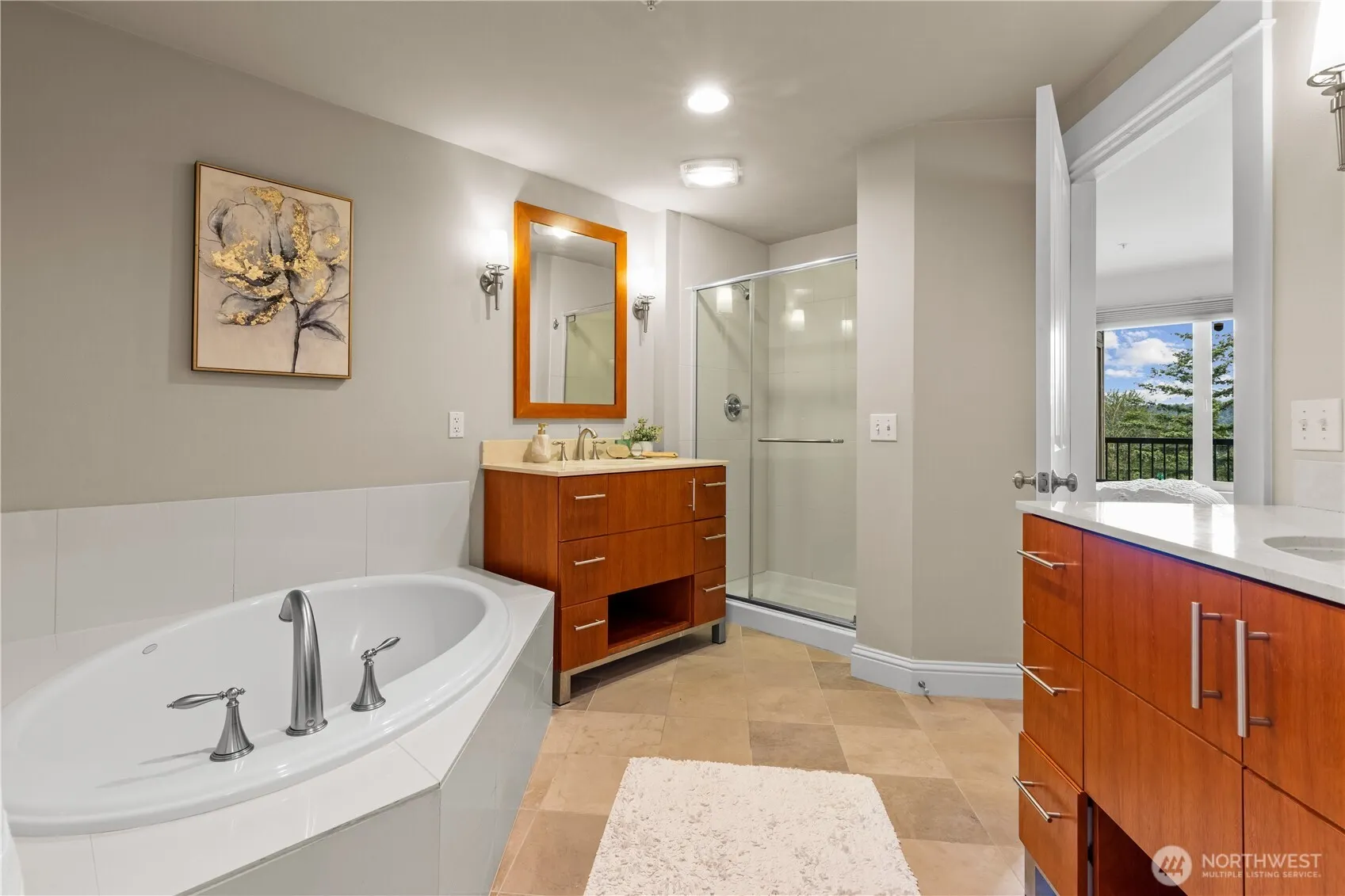 18707 SE Newport Way #208, Issaquah, WA 98027