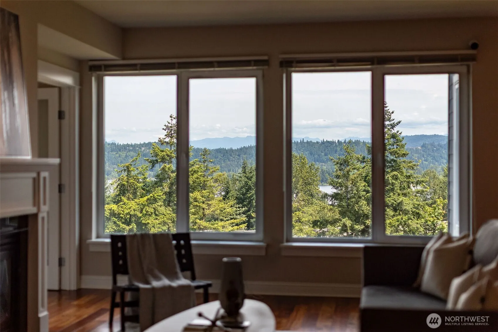 18707 SE Newport Way #208, Issaquah, WA 98027
