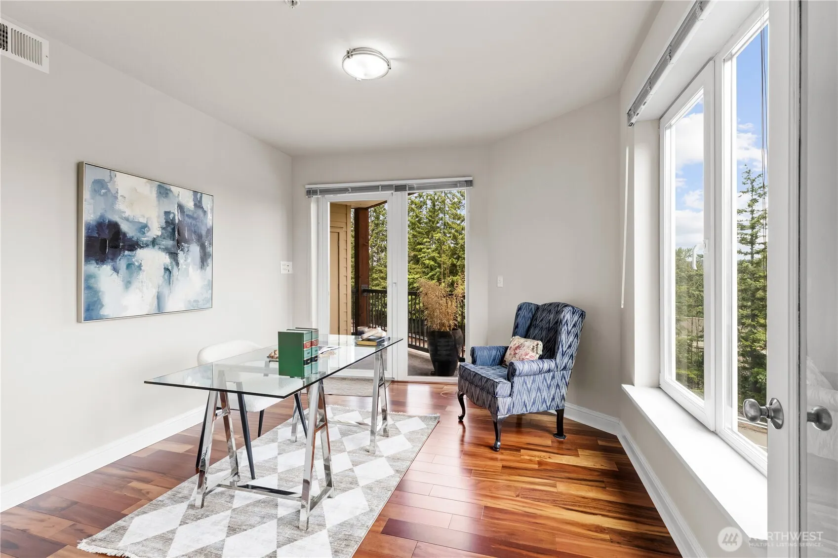 18707 SE Newport Way #208, Issaquah, WA 98027