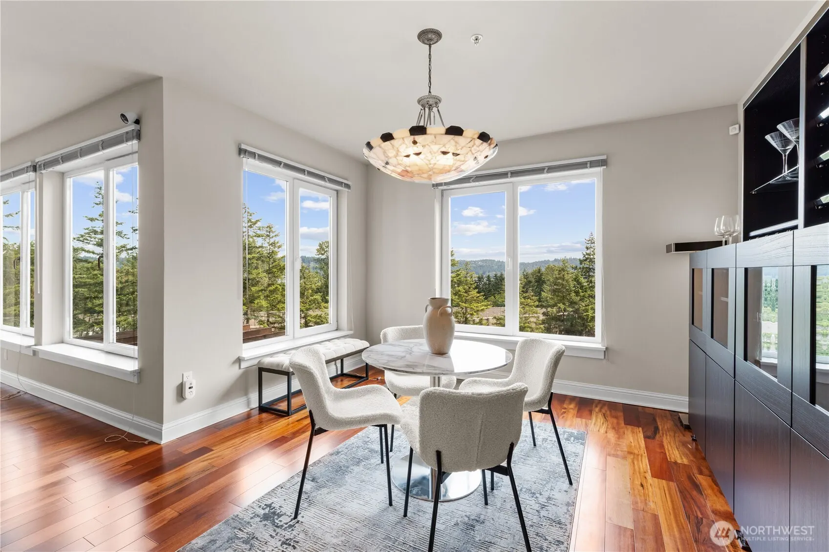 18707 SE Newport Way #208, Issaquah, WA 98027