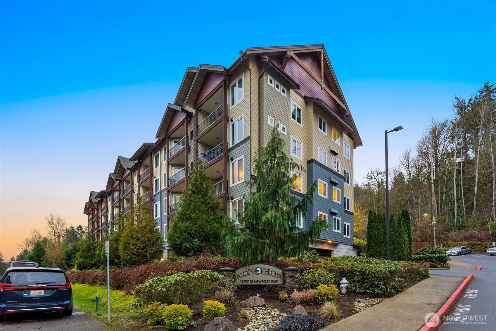 18707 SE Newport Way #208, Issaquah, WA 98027