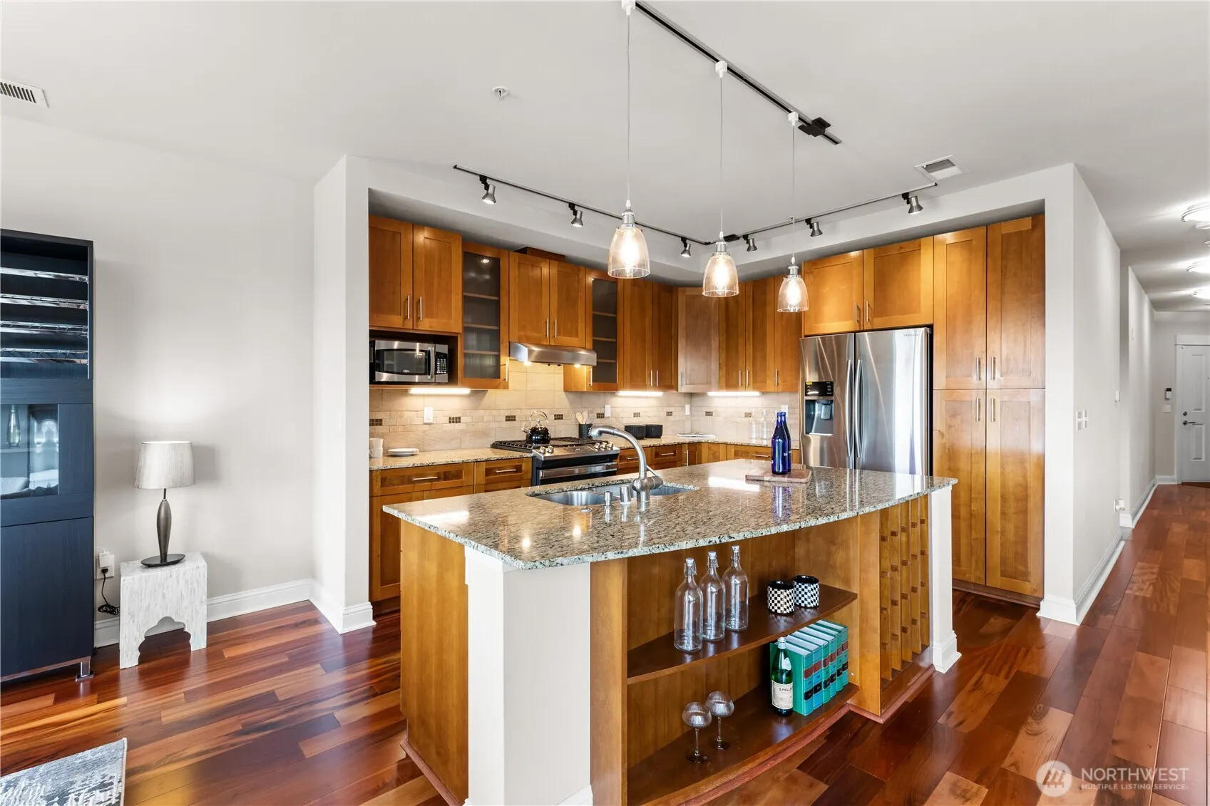 18707 SE Newport Way #208, Issaquah, WA 98027