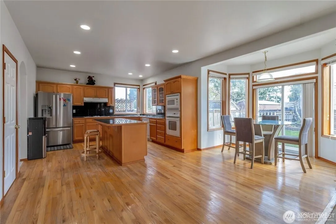 27018 117th Place SE, Kent, WA 98030