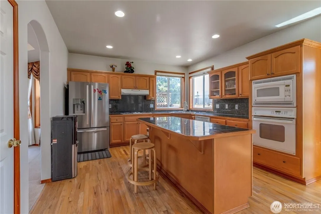 27018 117th Place SE, Kent, WA 98030