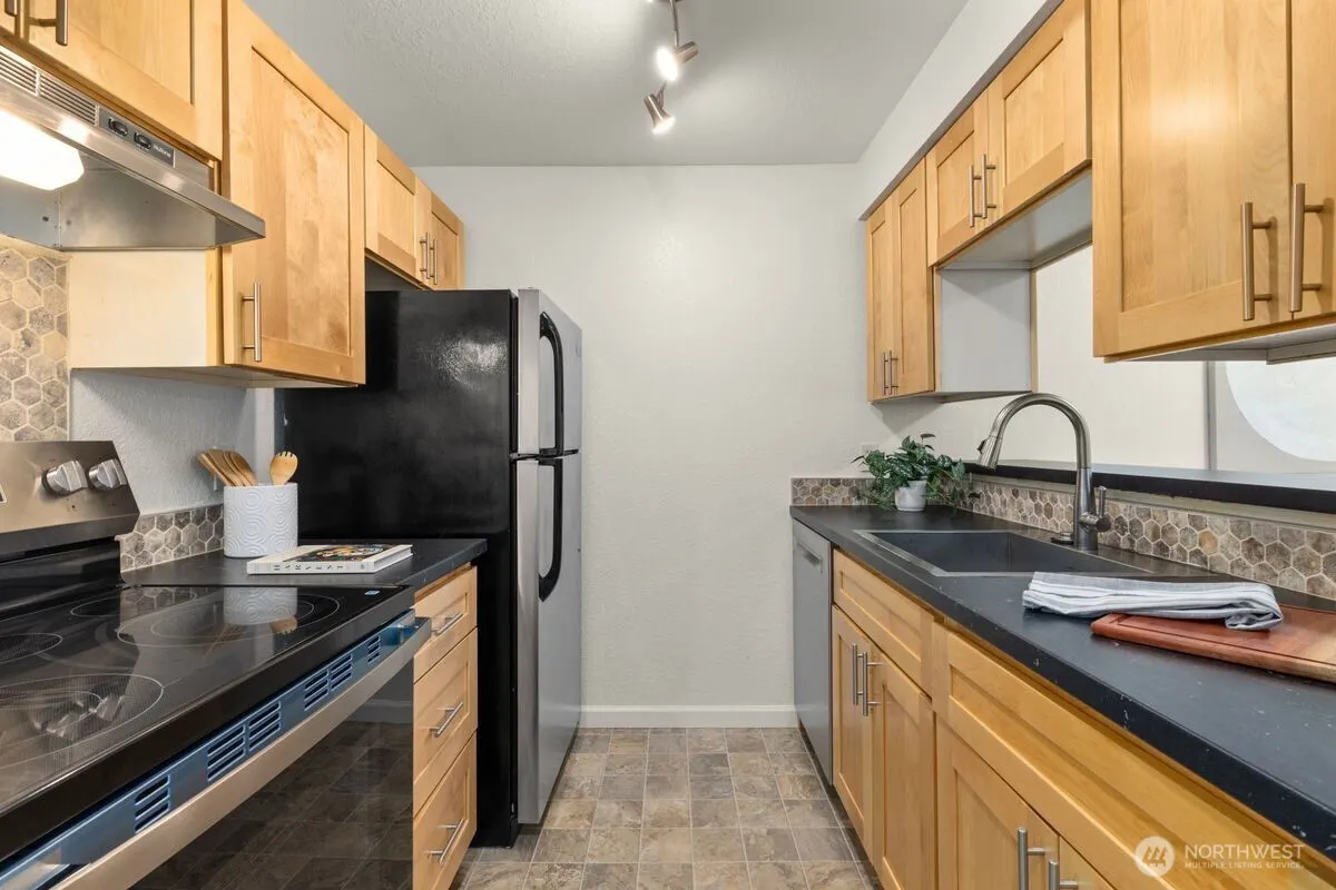 9484 Redmond-Woodinville Road NE #C-205, Redmond, WA 98052