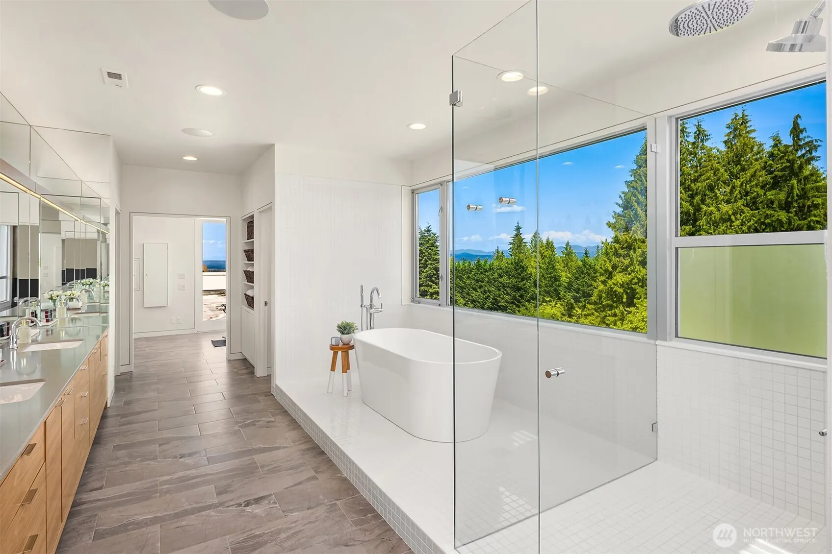 25209 NE 108th Street , Redmond, WA 98053-5825