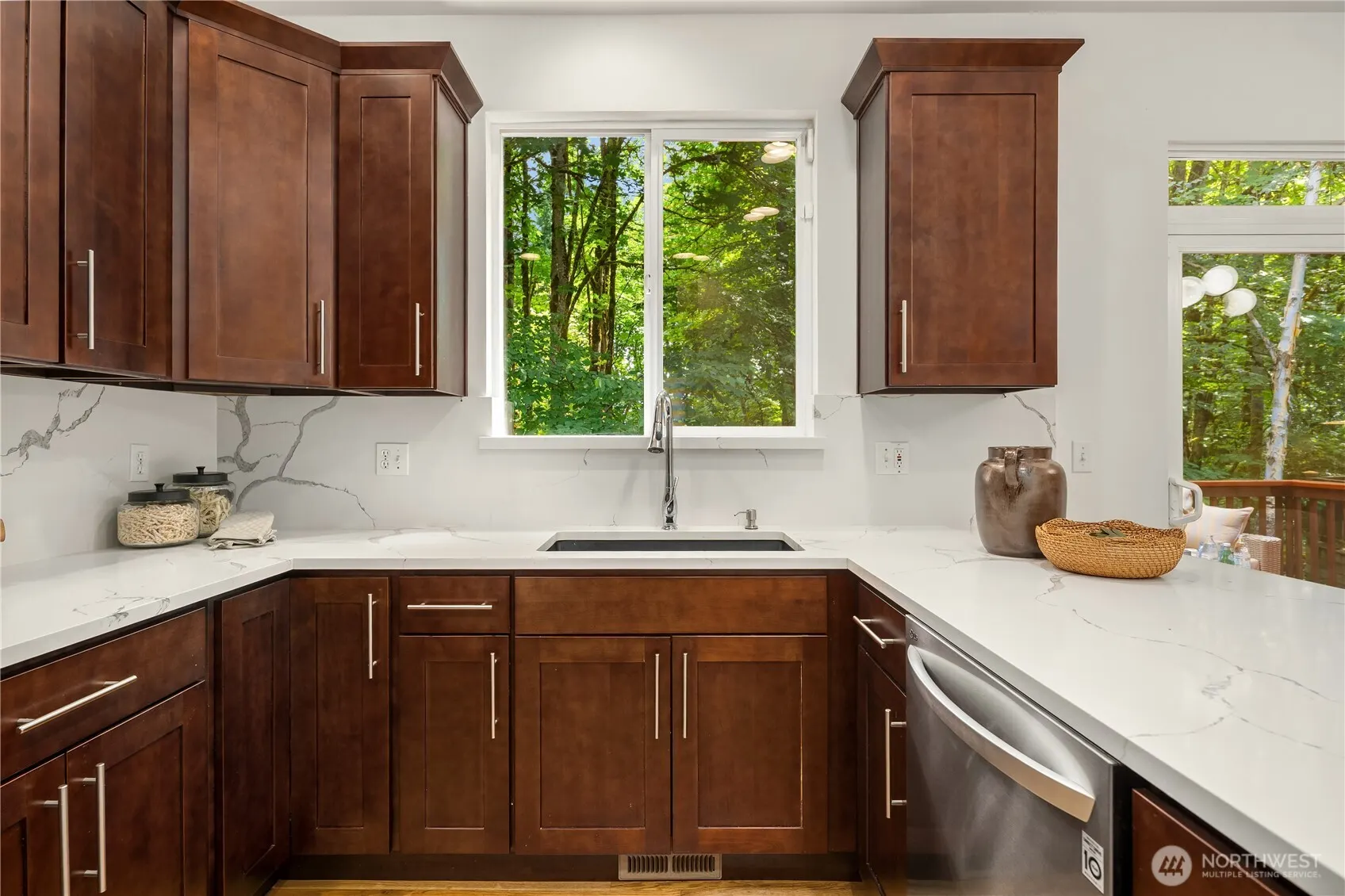 16760 128th Place NE, Woodinville, WA 98072