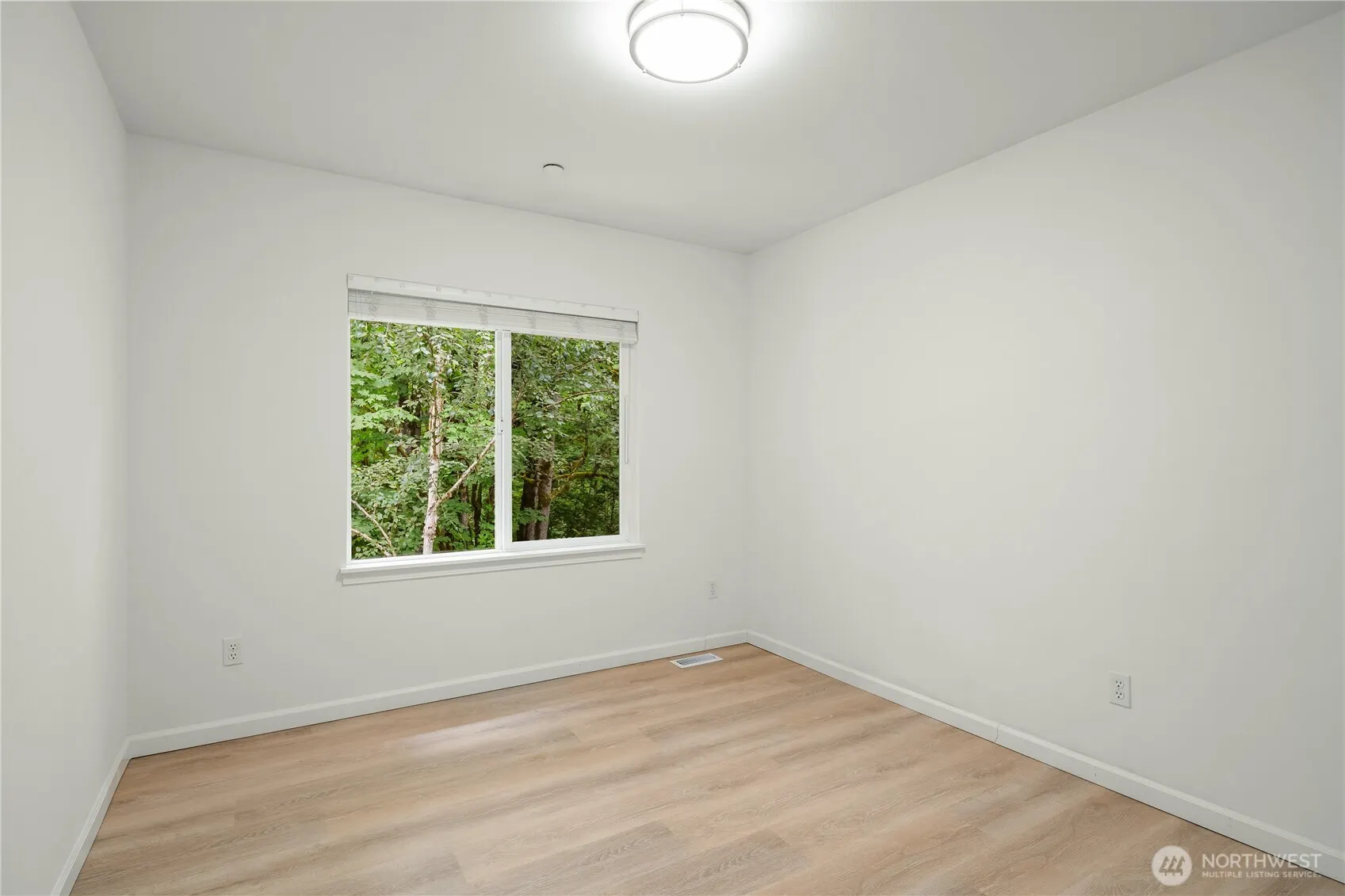 16760 128th Place NE, Woodinville, WA 98072