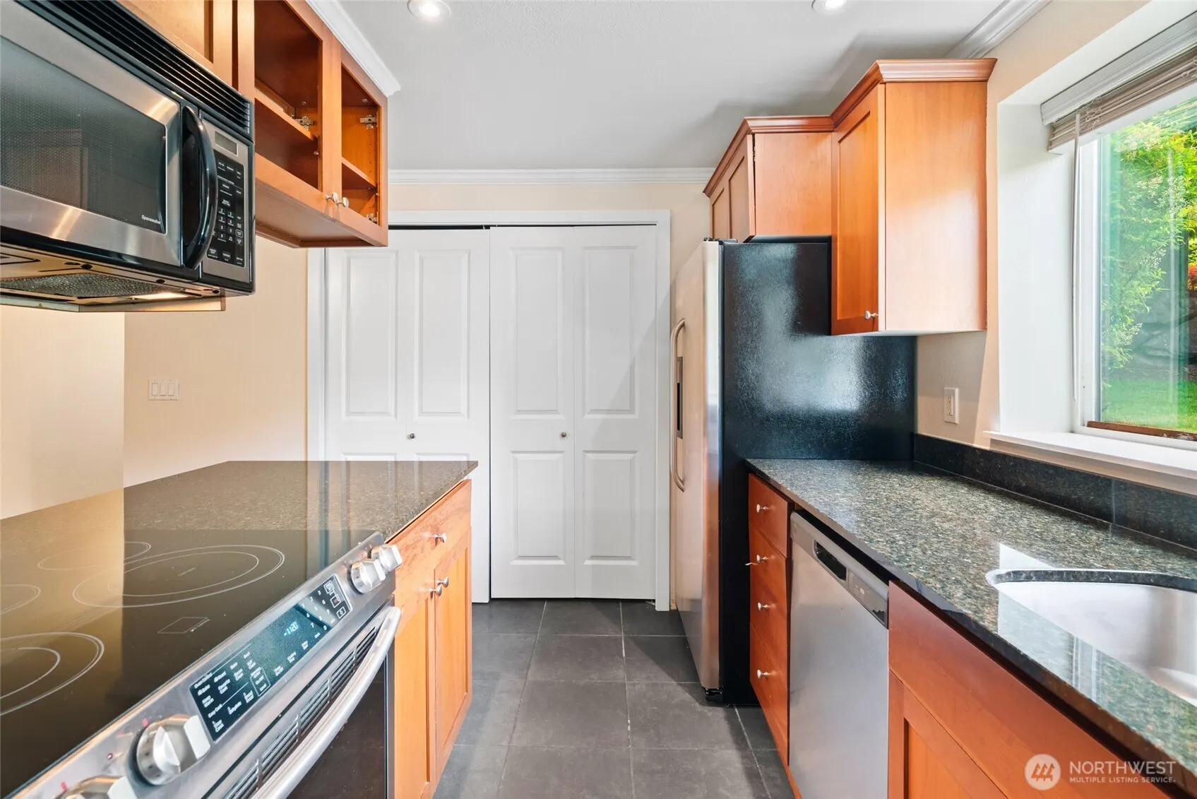 14010 NE 181st Place #C102, Woodinville, WA 98072