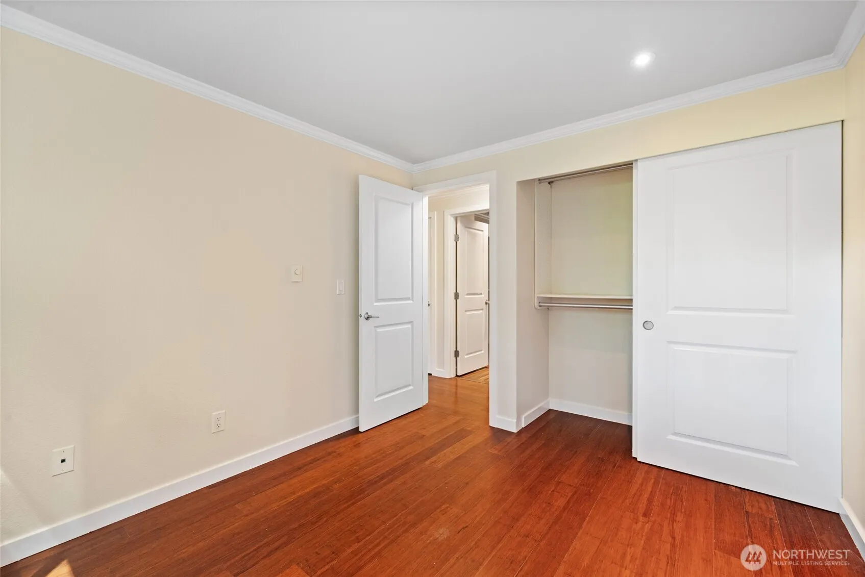 14010 NE 181st Place #C102, Woodinville, WA 98072