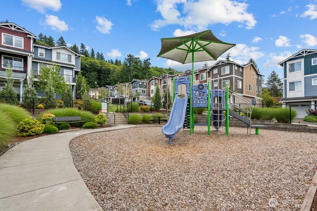 22328 88th Way S #M101, Kent, WA 98031