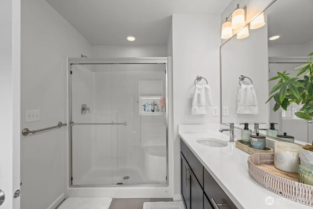 22328 88th Way S #M101, Kent, WA 98031