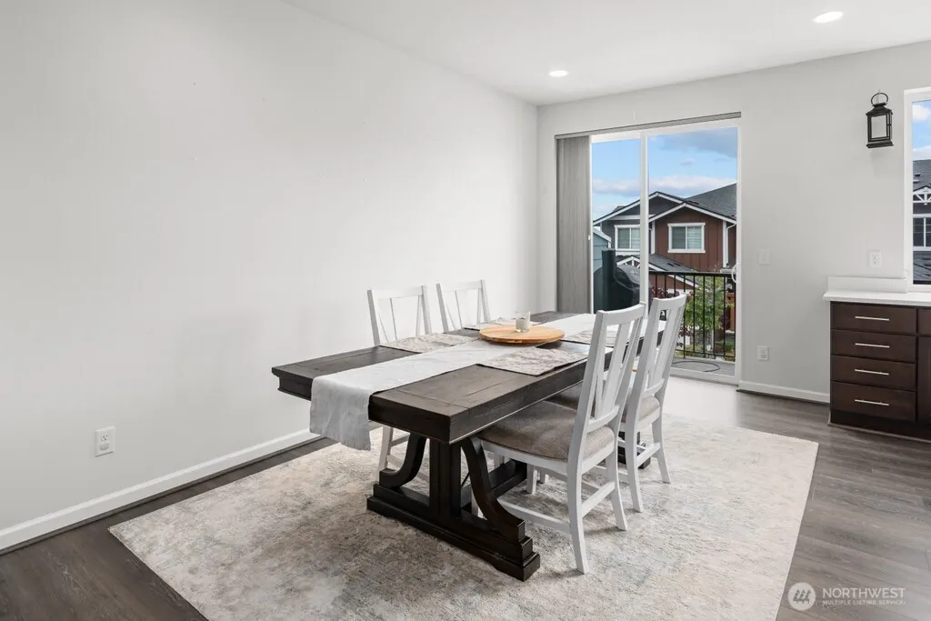 22328 88th Way S #M101, Kent, WA 98031