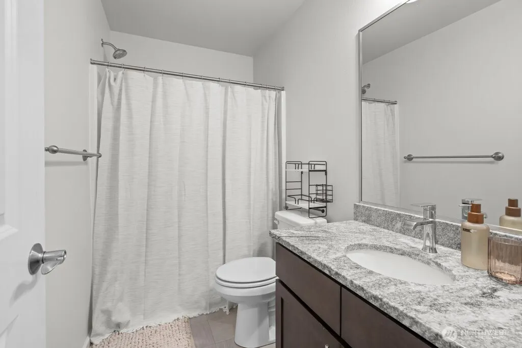 22328 88th Way S #M101, Kent, WA 98031