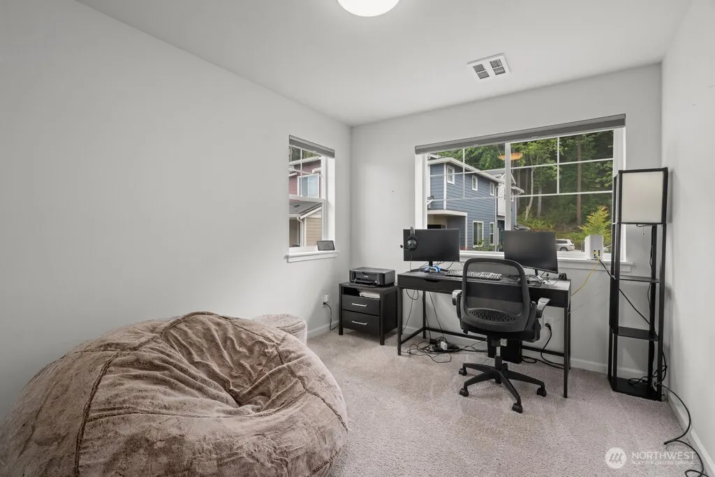 22328 88th Way S #M101, Kent, WA 98031