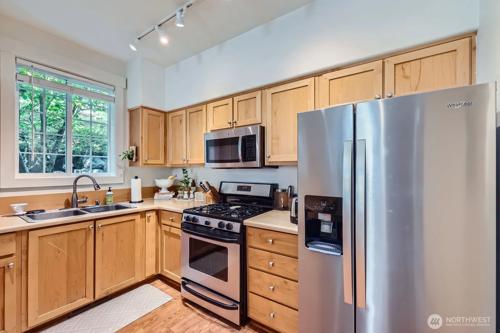 23120 SE Black Nugget Road #D1, Issaquah, WA 98029