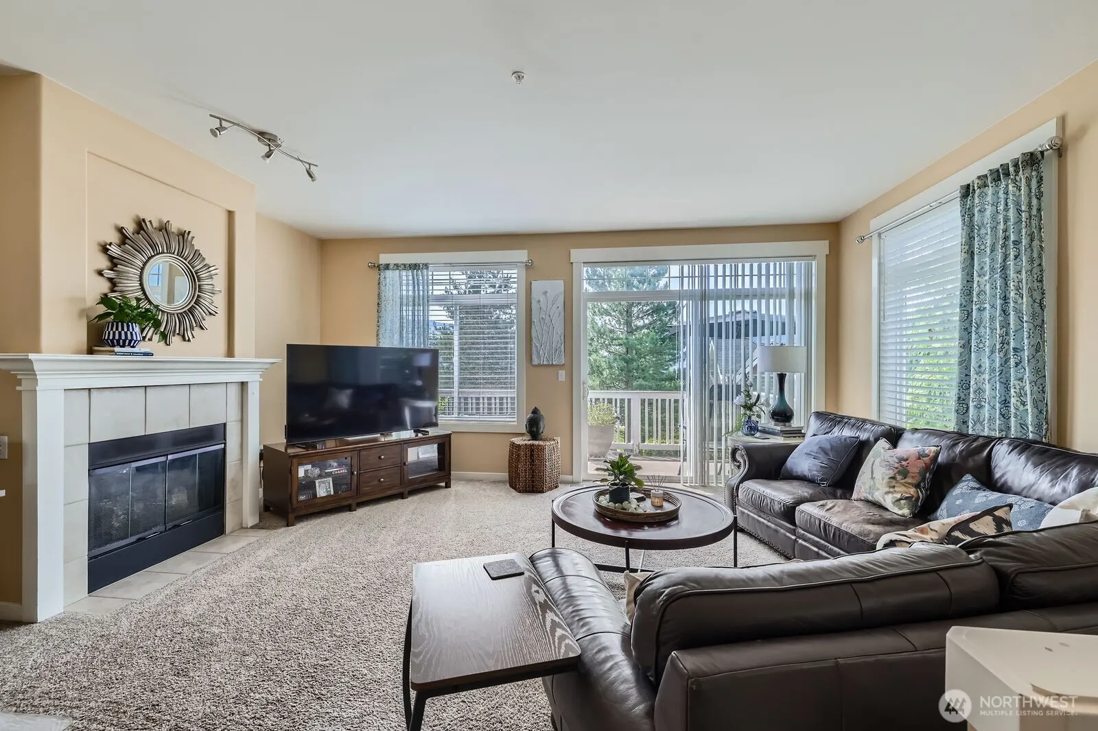 23120 SE Black Nugget Road #D1, Issaquah, WA 98029
