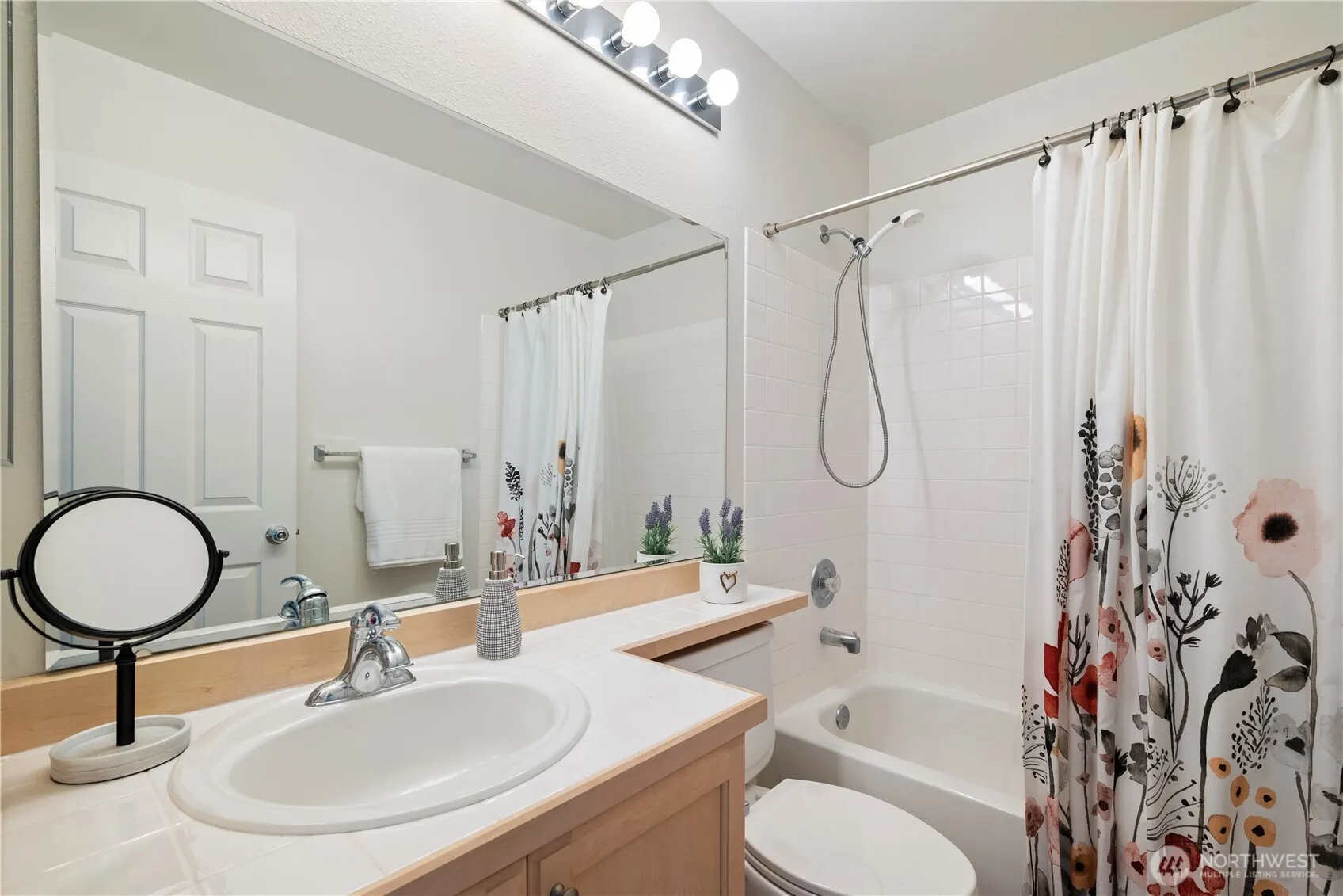 601 12th Avenue NW #F2, Issaquah, WA 98027-2669