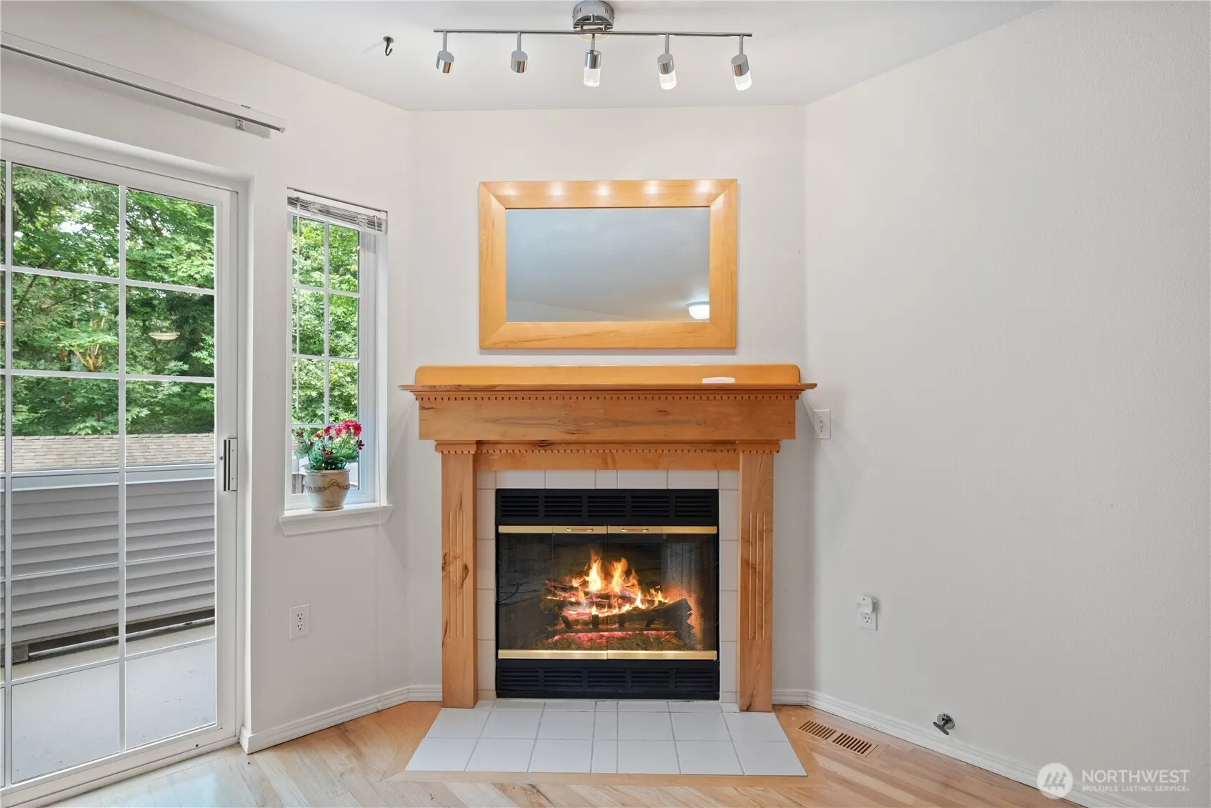 601 12th Avenue NW #F2, Issaquah, WA 98027-2669