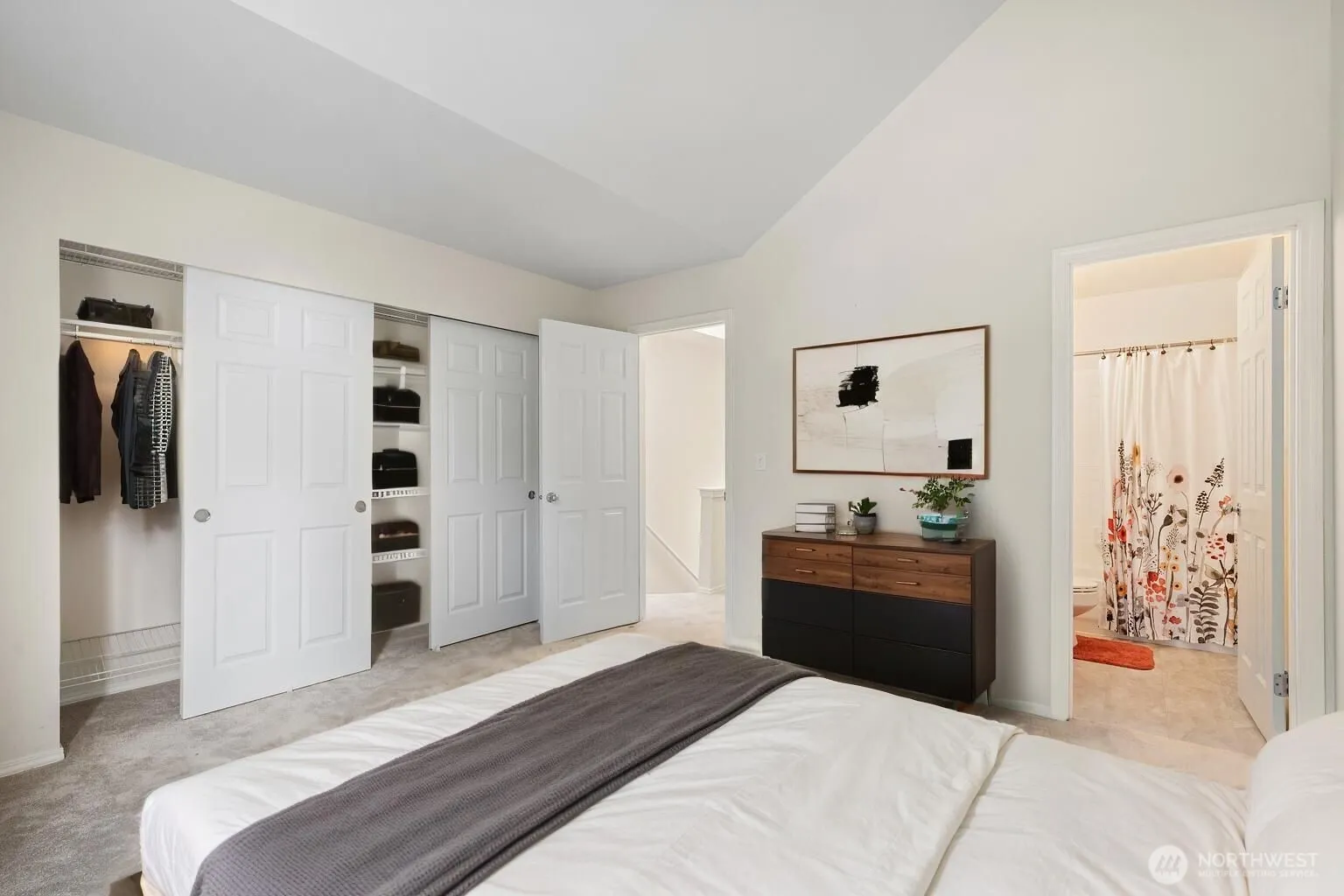 601 12th Avenue NW #F2, Issaquah, WA 98027-2669
