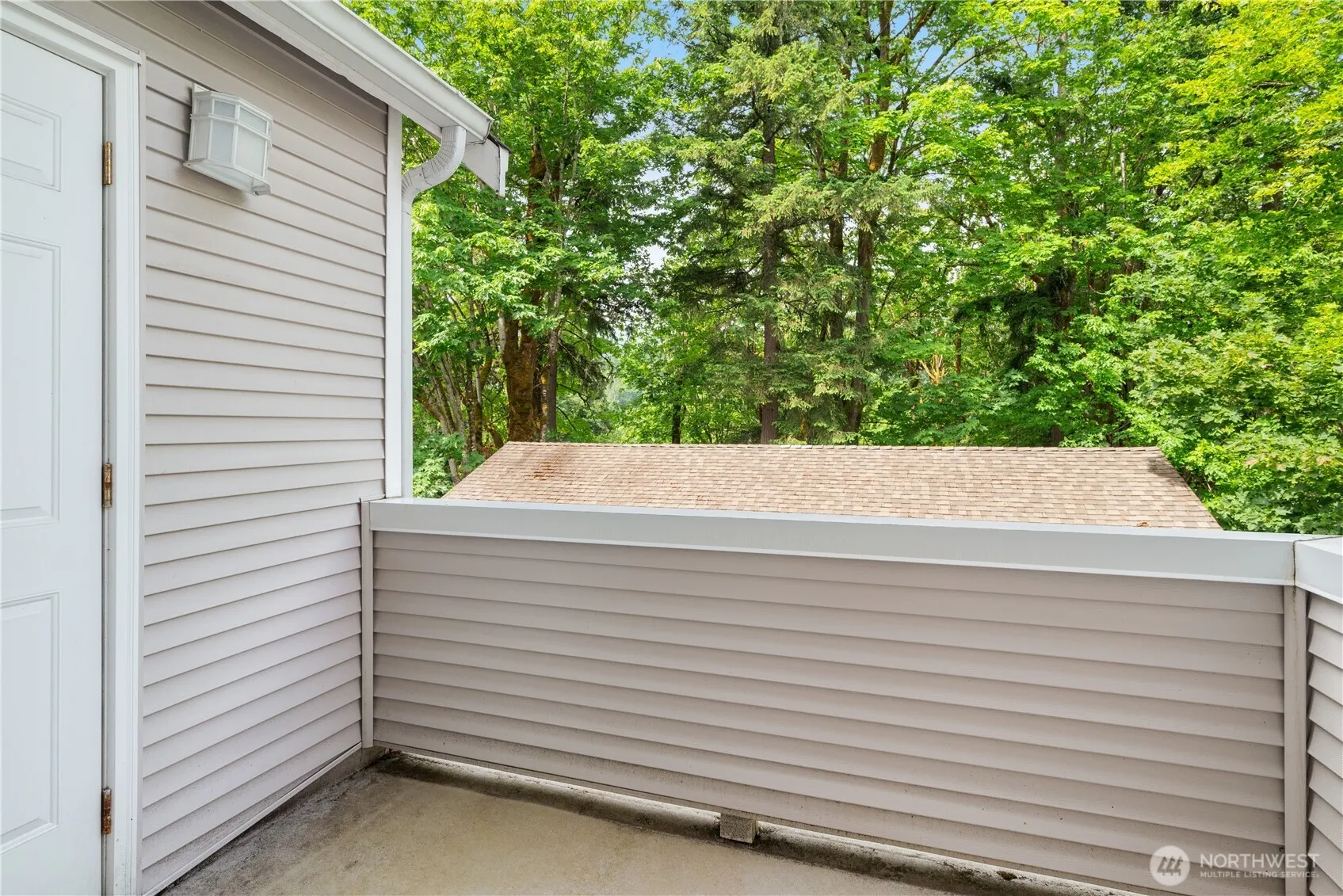 601 12th Avenue NW #F2, Issaquah, WA 98027-2669