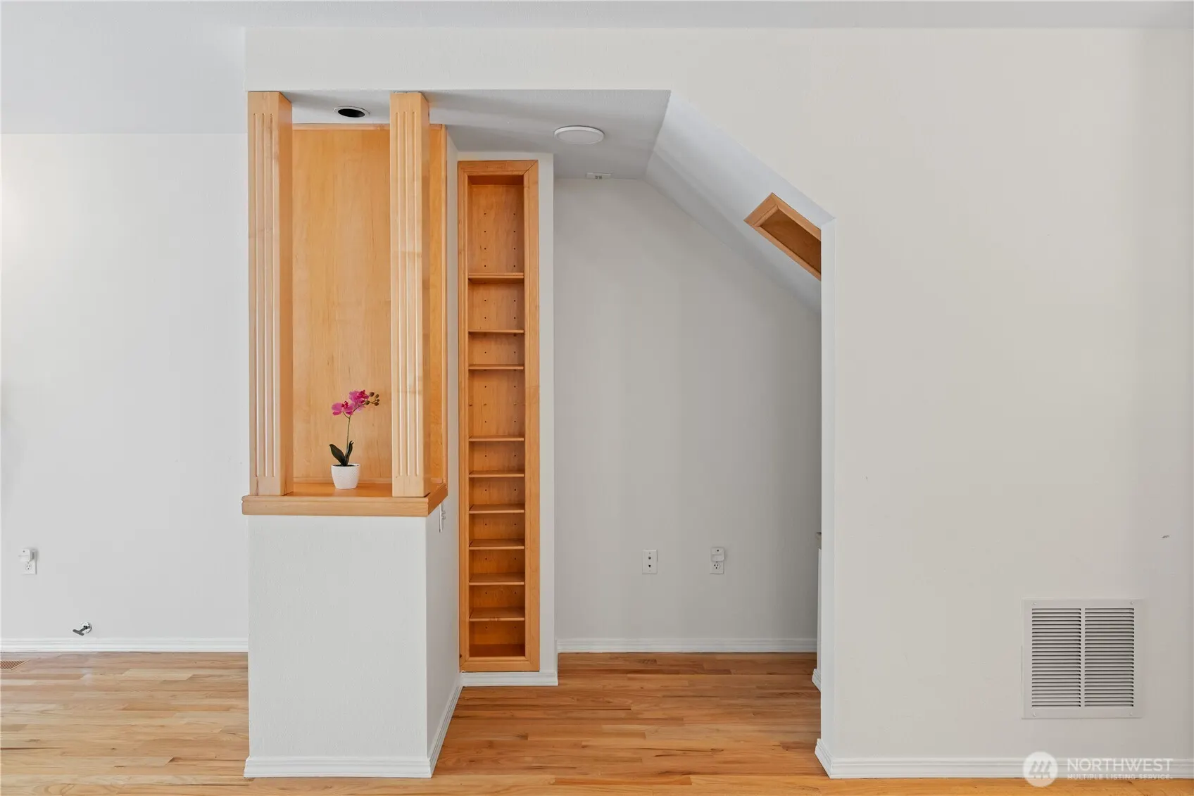601 12th Avenue NW #F2, Issaquah, WA 98027-2669