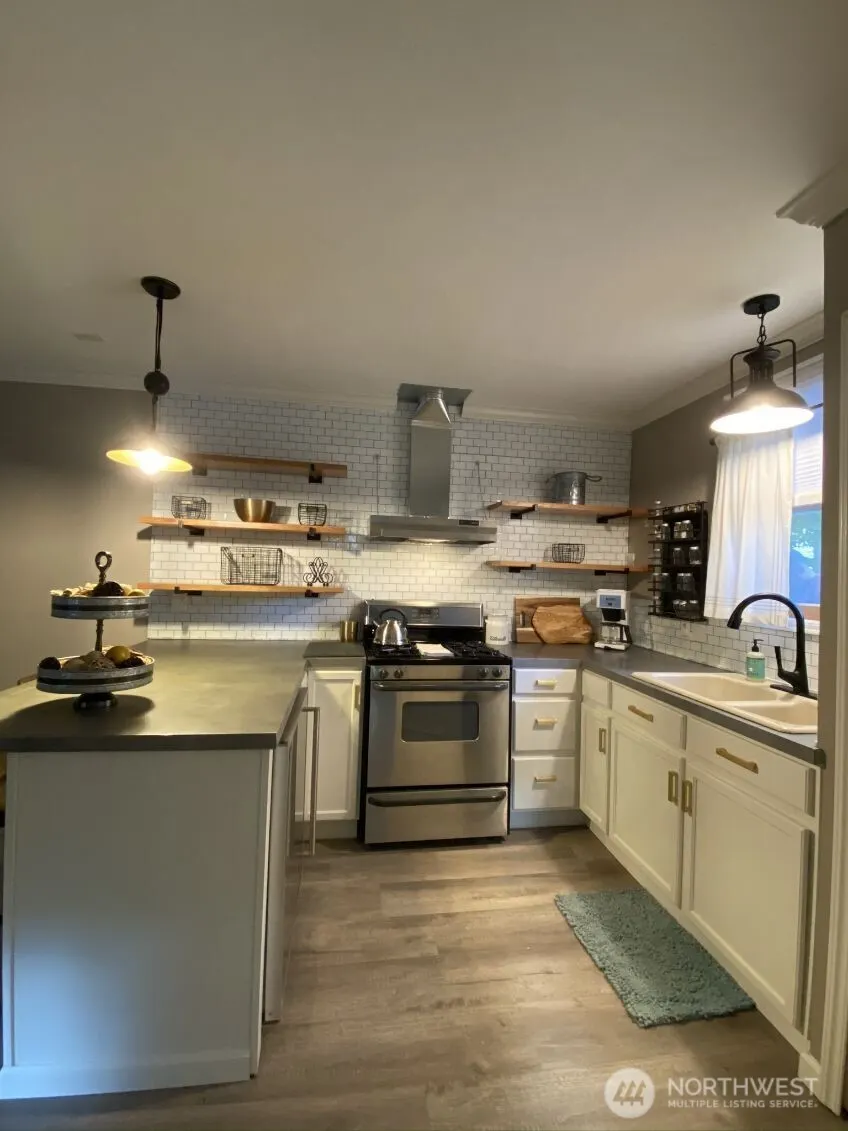 19555 Ave NE 170th , Woodinville, WA 98072-9807